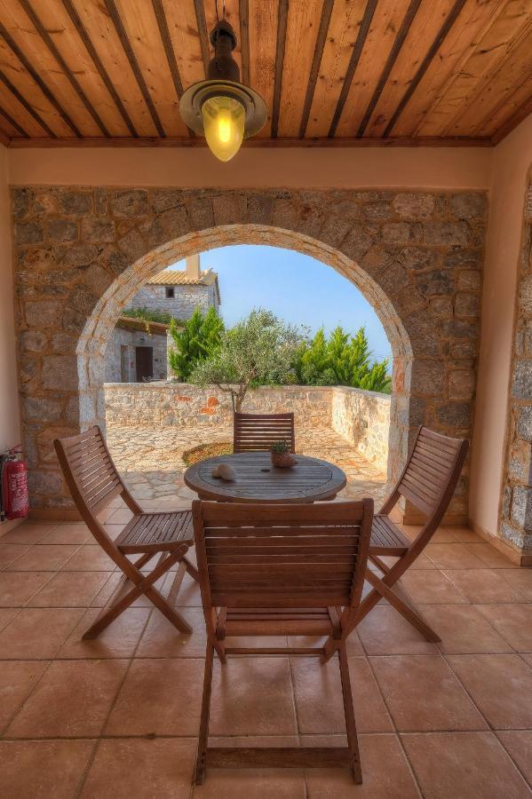 Achelatis Traditional Guest Houses Areopoli Ngoại thất bức ảnh