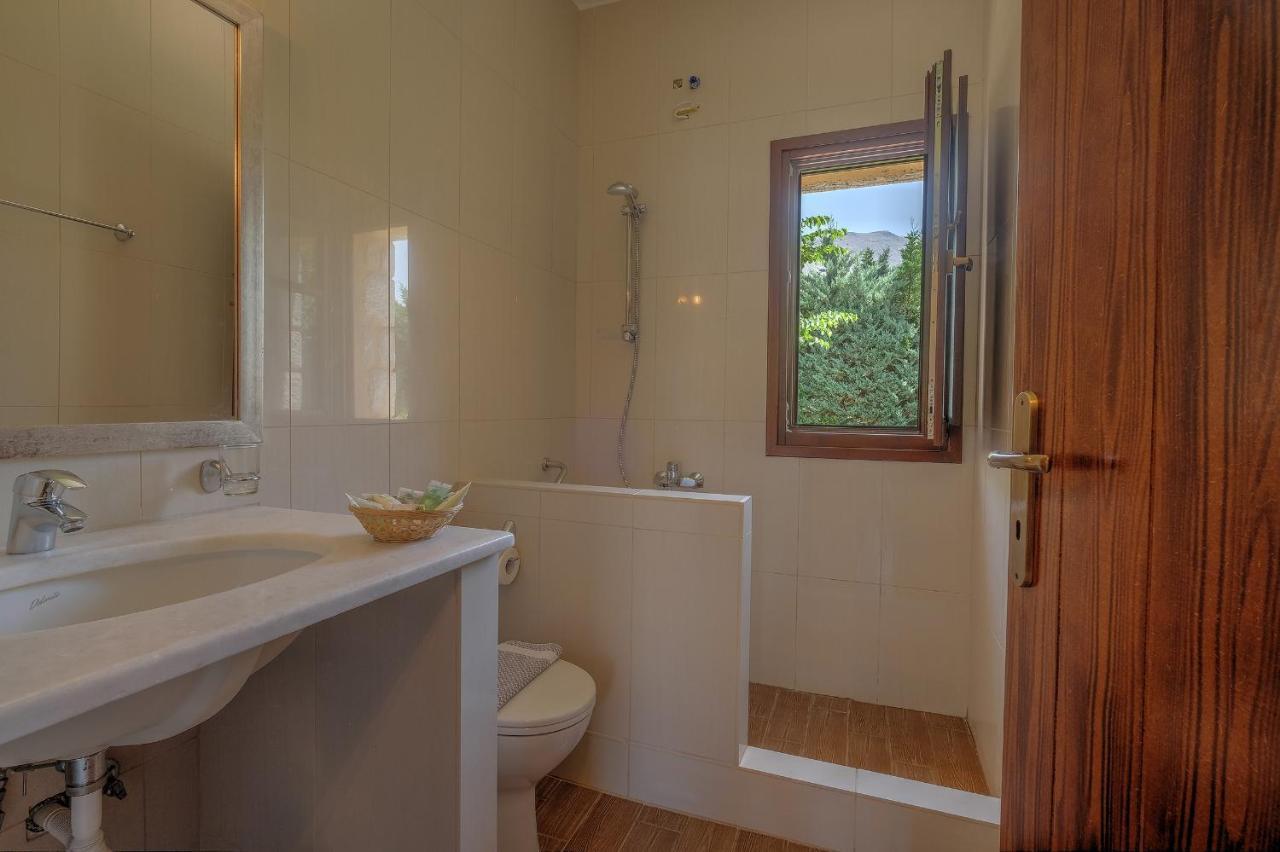 Achelatis Traditional Guest Houses Areopoli Ngoại thất bức ảnh