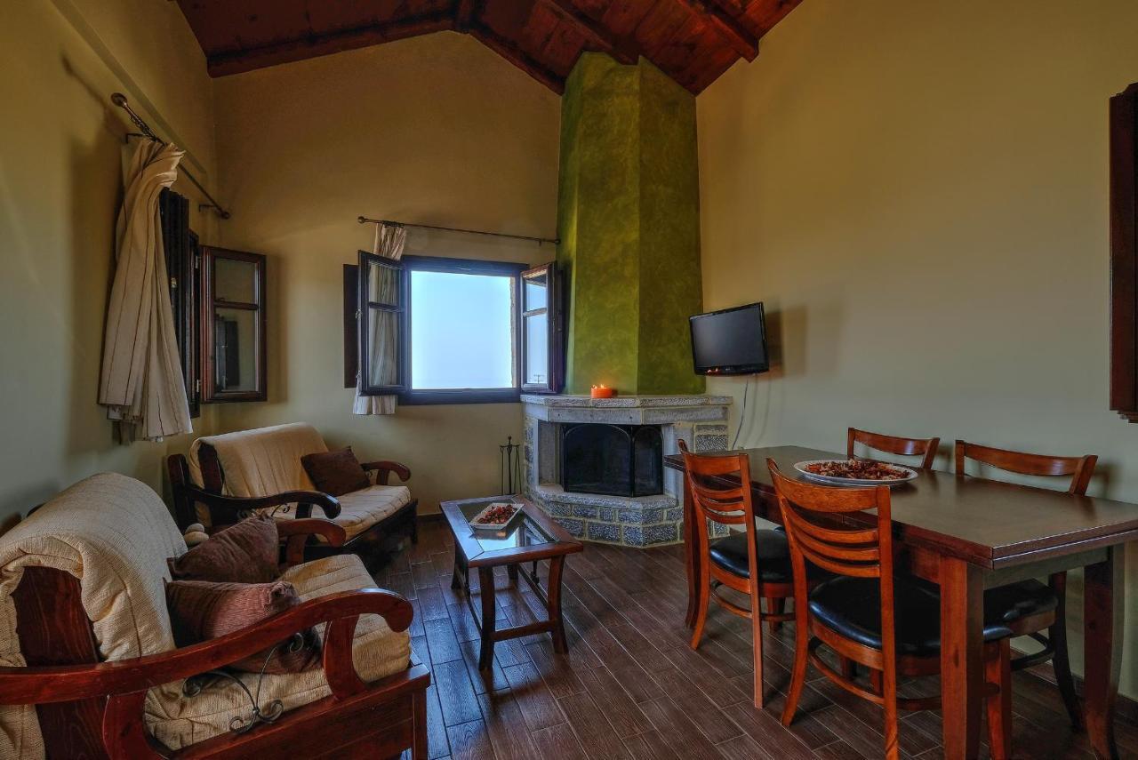 Achelatis Traditional Guest Houses Areopoli Ngoại thất bức ảnh