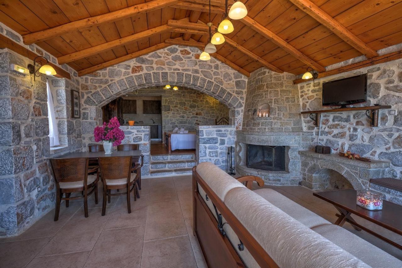 Achelatis Traditional Guest Houses Areopoli Ngoại thất bức ảnh